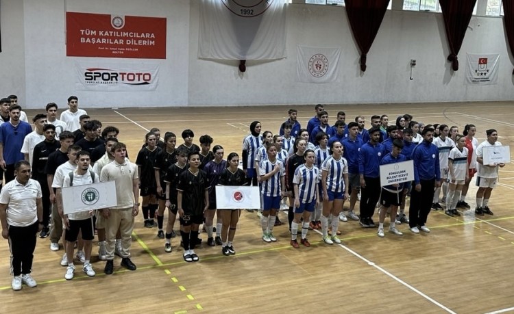 Üniversiteler Arası Salon Futbolu Bölgesel Lig Grup Müsabakaları açılış seremonisi gerçekleştirildi