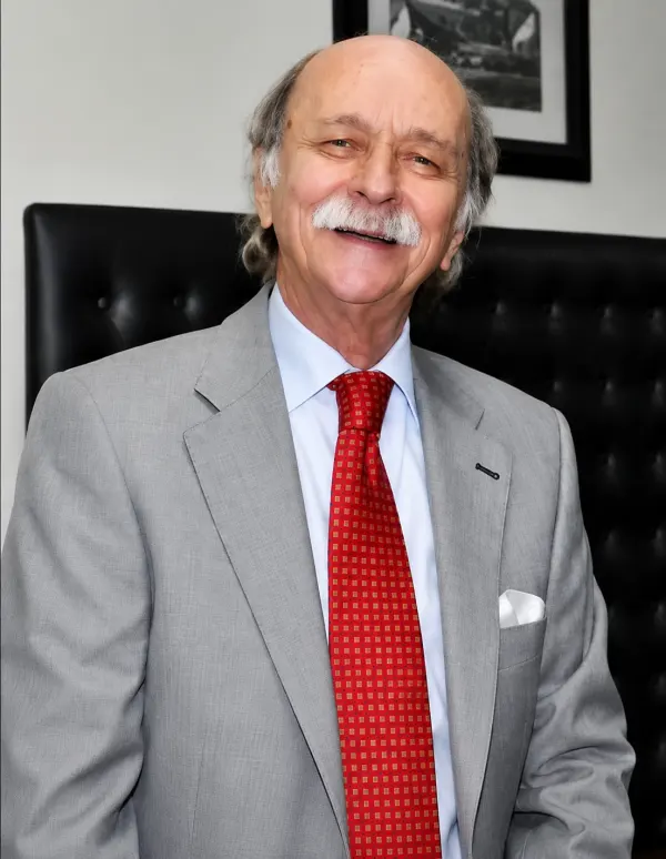 Yazar Görseli