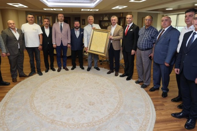 Başkan Büyükakın: "Dünya soykırımları canlı canlı izliyor"