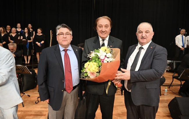 Kentin Sesi Halk Müziği Topluluğu’nun verdiği konser büyük beğeni topladı