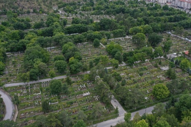 Başkan Büyükkılıç: "Mezarlıklarda bayram hazırlığını tamamladık"