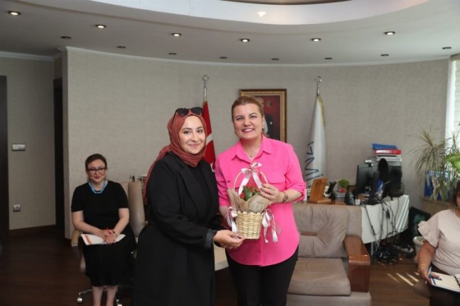 Başkan Hürriyet Halk Buluşmaları'nda vatandaşı dinlemeye devam ediyor