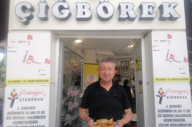 Tarihçi Rıdvan Şükür'den Eskişehir'de çiğbörek mesaisi