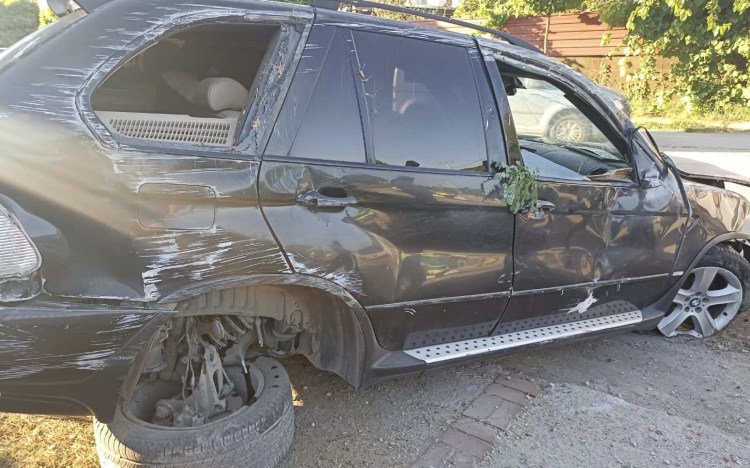 Alaplı’da cip su kanalına yuvarlandı