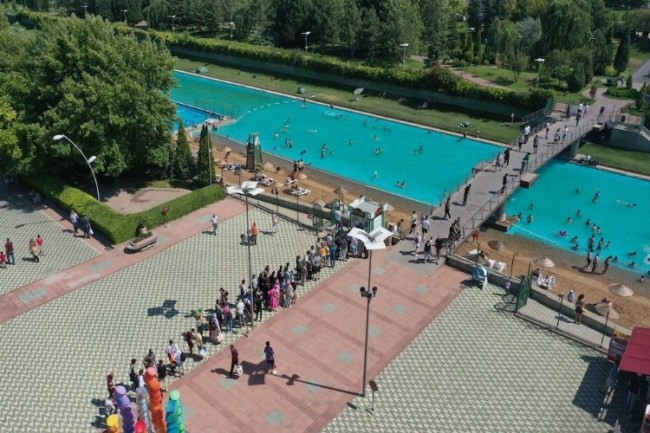 Eskişehir'de plaj sezonu erken açıldı