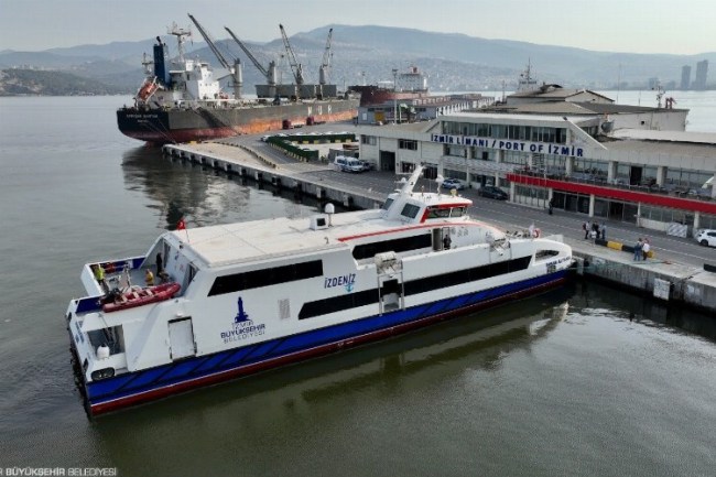 İZDENİZ'in Midilli seferlerine yoğun ilgi