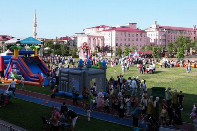 Hülya Koçyiğit Trabzon Kültür Yolu Festivali'nde