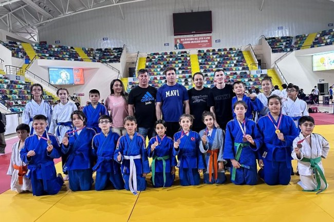 Osmangazili judoculardan 9 madalya