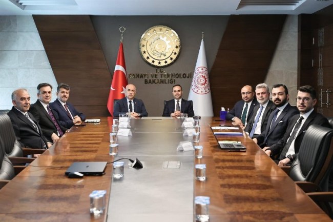 Milletvekili Prof. Dr. Vahit Kirişçi, Bakan Kacır'ı ziyaret etti