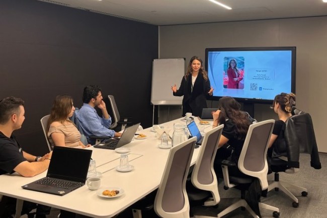 Zorlu'nun "Geleceğe Bi'Adım" stajı başladı