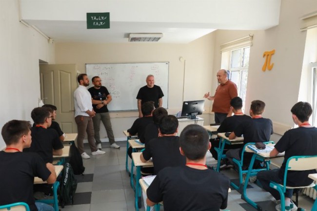 Kayseri Büyükşehir'den matematik kampı