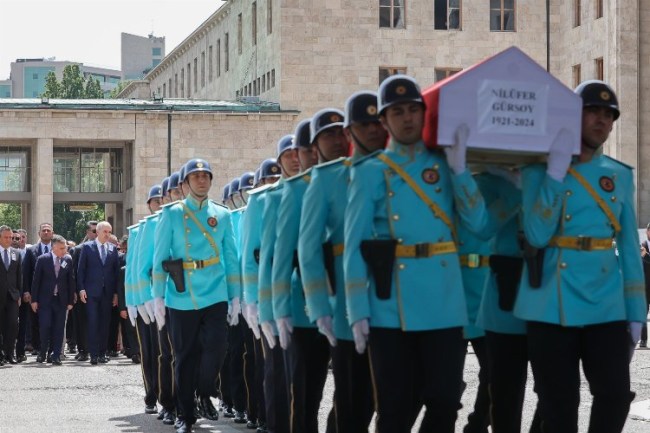 Celal Bayar'ın kızı için TBMM'de son görev
