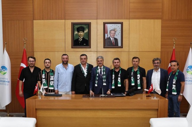 Sakaryaspor'un yeni yönetimininden Başkan Alemdar'a ziyaret