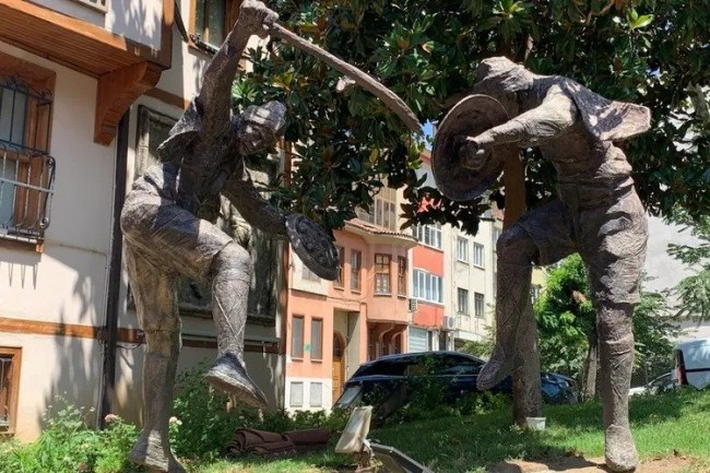 Bursa'da kılıç kalkan geleneği devam ediyor