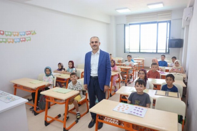 Çiftçi, Bilgievi Yaz Okulları'nı ziyaret etti