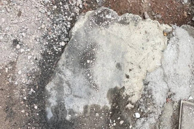 Bursa'da bu kaldırımlar tehlike saçıyor