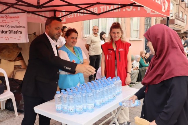 İzmit'te KPSS'ye giren adaylar yalnız bırakılmadı