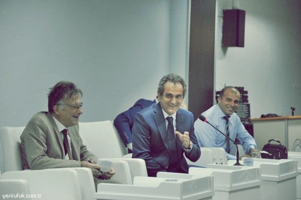 REKTÖR ÖZER, ÖĞRENCİLERLE BİRARAYA GELDİ..