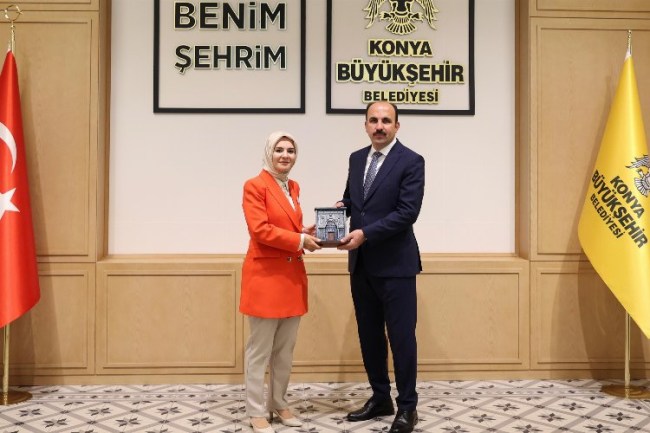 Aile ve Sosyal Hizmetler Bakanı Göktaş Başkan Altay'ı ziyaret etti