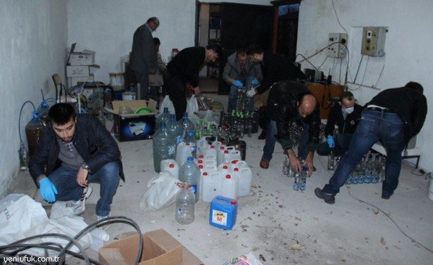 SAHTE RAKI İMALATHANESİ BASILDI!..