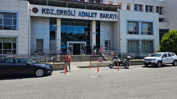 Uyuşturucu yüklü geminin personeli tekrar hakim karşısında