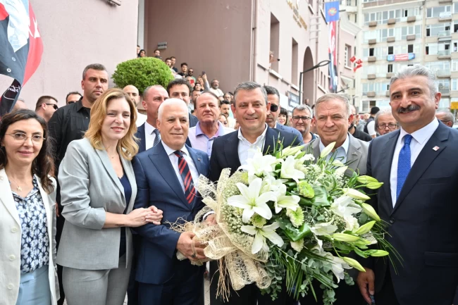 CHP Genel Başkanı Özel, "Bozbey, 100 güne çok önemli hizmetler sığdırdı"