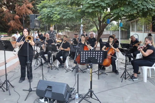 İzmit'te Yaz Akşamları Türkçe Pop konseriyle devam etti