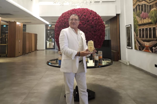 Türk gençlerine dünyanın kapısını açan eğitimci Dr. Fuat Turgut