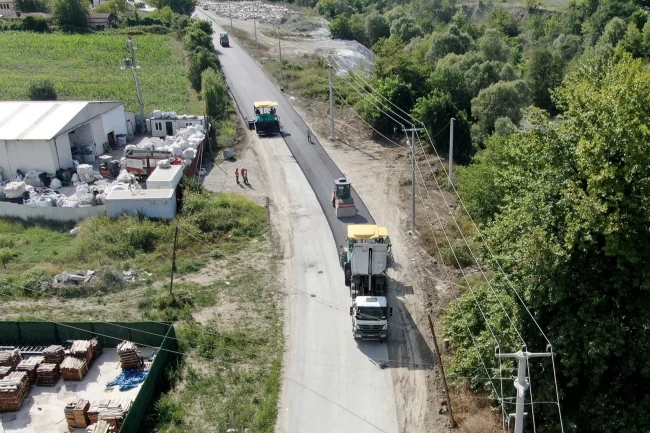 Akçay'a giden yol Sakarya Büyükşehir'le sil baştan