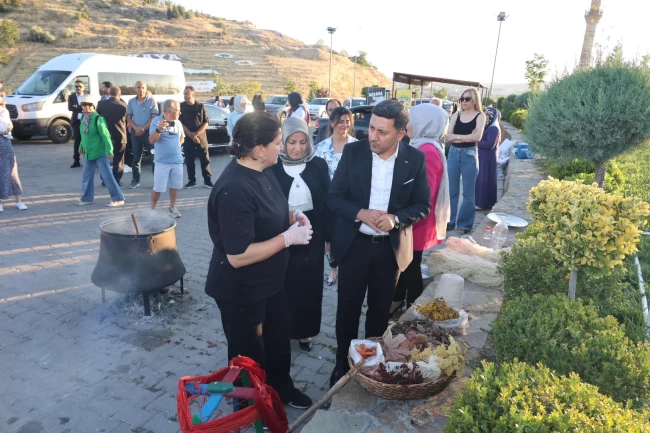 Halı Dokuma Atölyesi'nde şehit polis memuruna ithafen halı dokunacak
