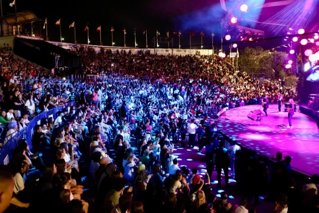 Emre Aydın Büyükçekmece'de hayranları ile buluştu