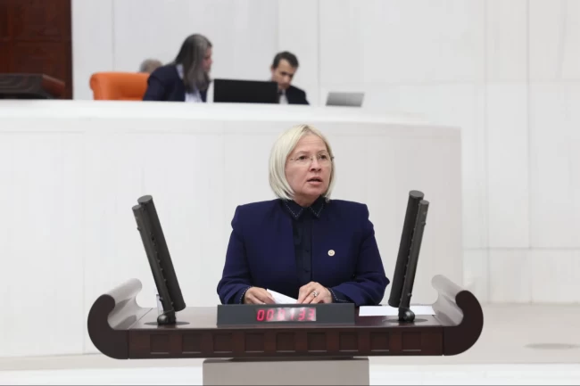 Nurten Yontar'dan Kadın Kolları Kurultayı'na kutlama mesajı