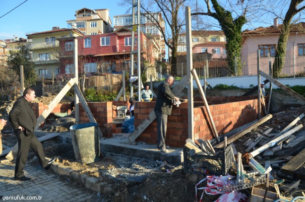 CHP'Lİ BAŞKAN'DAN SAHİL PARKINA MESCİT..