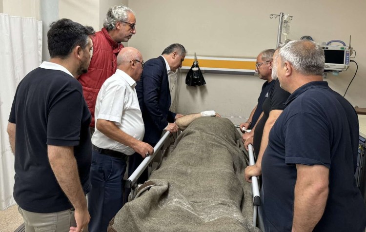 Saffet Bozkurt hastanede yaralıları ziyaret etti