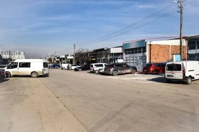 Bursa'da küçük sanayi esnafı sinek avlıyor