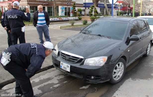 OTOMOBİLİN PLAKASI SAHTE ÇIKTI