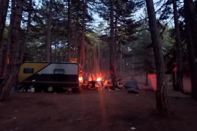 Bursa Kocayayla'da yasaklara rağmen kamp ateşi