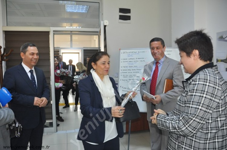 UYSAL AİLESİNDEN, ÇALIŞAN KADINLARA ZİYARET..