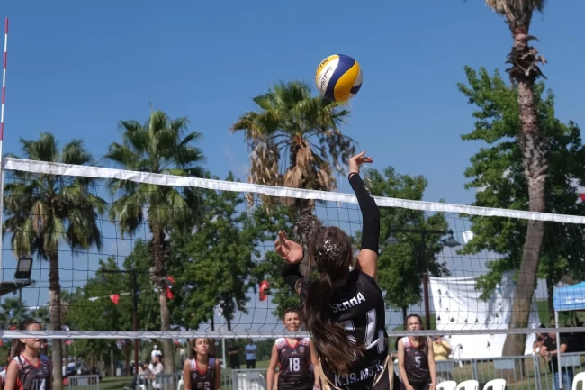 Zafer Bayramı'nda Sekapark'ta voleybol heyecanı