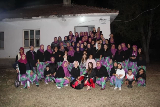 Bilecik'te köylü kadınlardan sıradışı eğlence şalvar gecesi düzenlediler