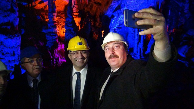 PROTOKOLÜN 'SELFİ' KEYFİ..