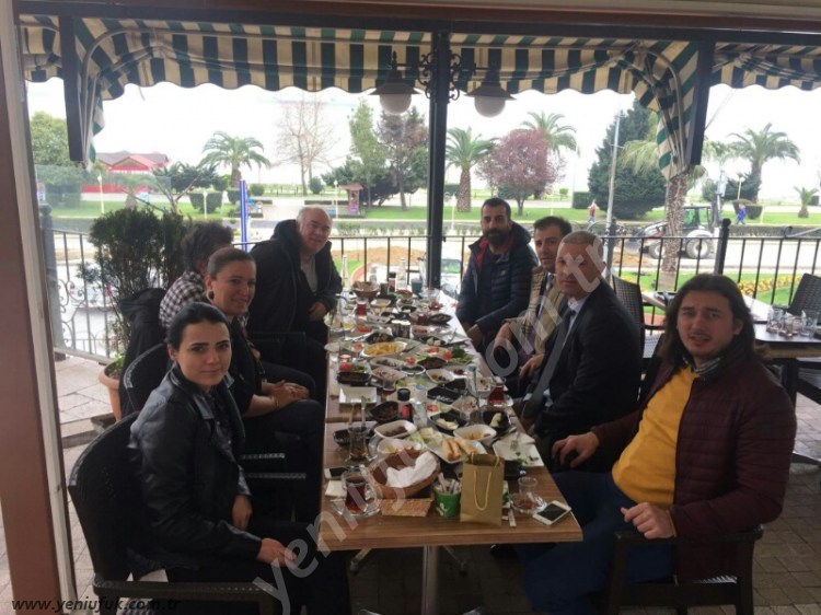 KAHVALTIDA BULUŞTULAR..