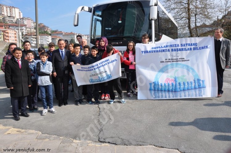 BAŞKAN UYSAL, ŞAMPİYON BOKSÖRLERİ AĞIRLADI.