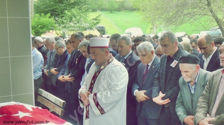 ŞEHİT MADENCİ ÖZYER DUALARLA SON YOLCULUĞUNA UĞURLANDI
