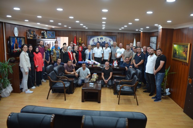 Sendikaya üye olan işçiler Başkan Demirtaş'a teşekkür etti