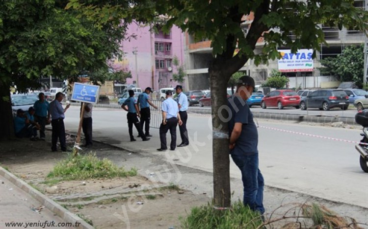 AĞAÇ KESİMİNE TEK KİŞİLİK EYLEM..