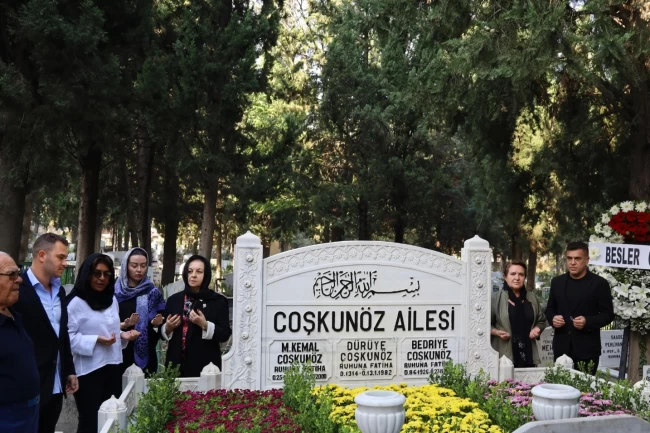 Bursa'nın Kemal Hocası vefatının 24. yılında mezarı başında anıldı