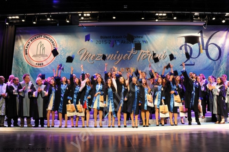 BEÜ DİŞ HEKİMLİĞİ FAKÜLTESİ DİŞ HEKİMLERİNİ GELECEĞE UĞURLADI