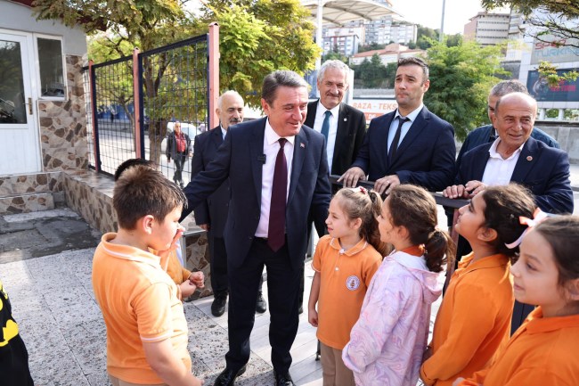 Gezici Kütüphanesi Fener İlkokulu'nda Minik Öğrencilerimizle Buluştu