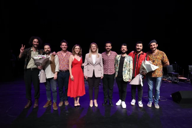 'Cumhuriyet Bizim' şenlikleri Bakırköy'ün dört bir yanında devam ediyor